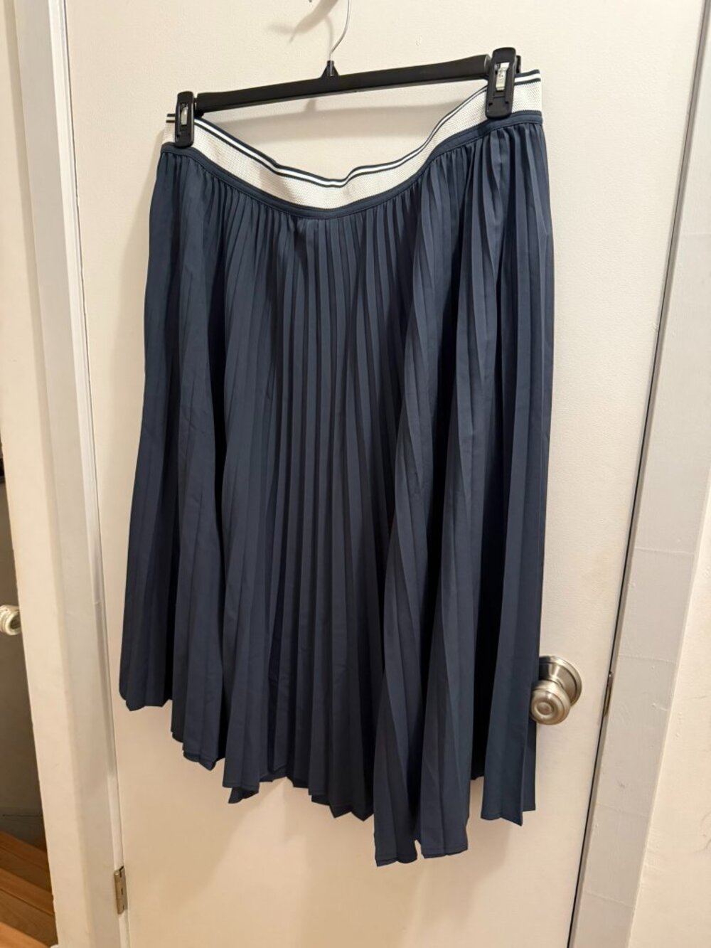 Old Navy Pleated Moisture-wicking Skirt 2X - Picture 5 of 5